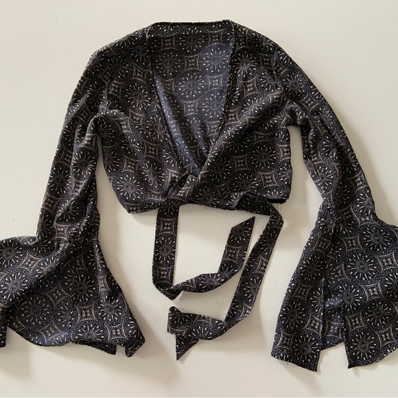 5 FOR 40 🎉 Tie Front Top | Vintage Style - Picture 2 of 3